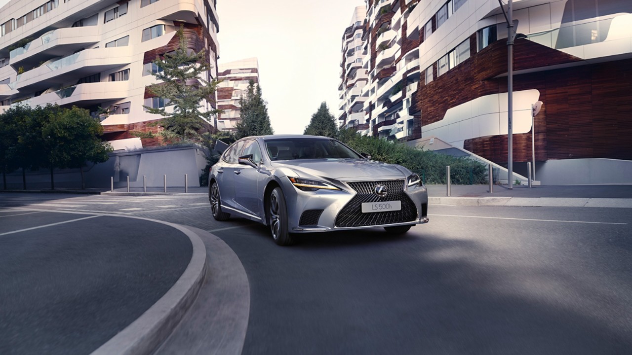 ls-car-chapter-gallery-exterior-08-1920x1080