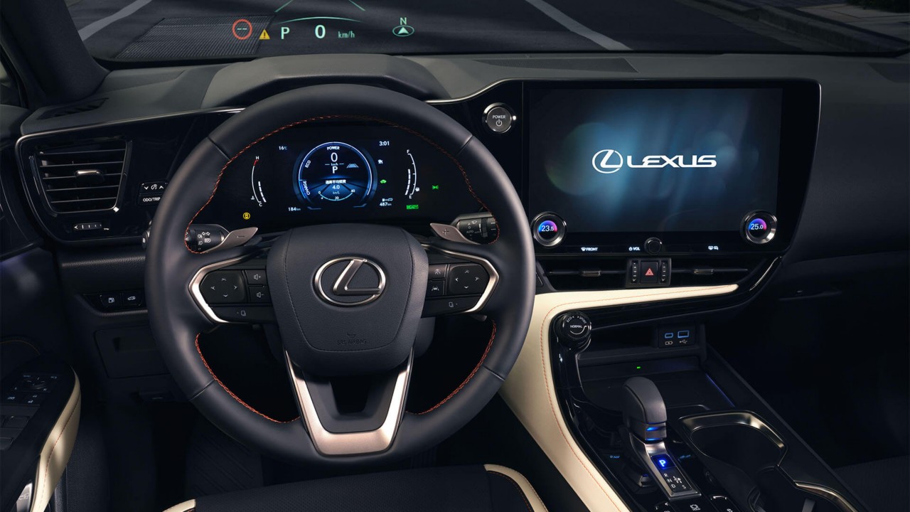 Lexus NX steering wheel, dashboard and multimedia display 