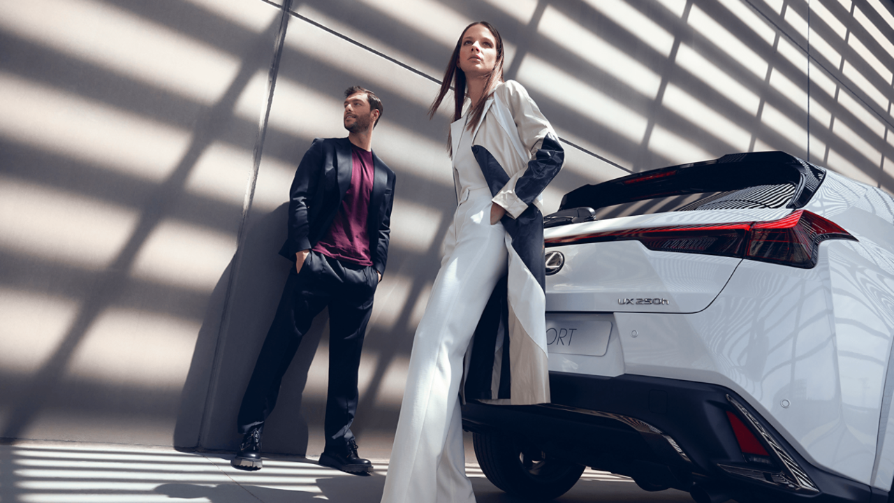  a Lexus UX