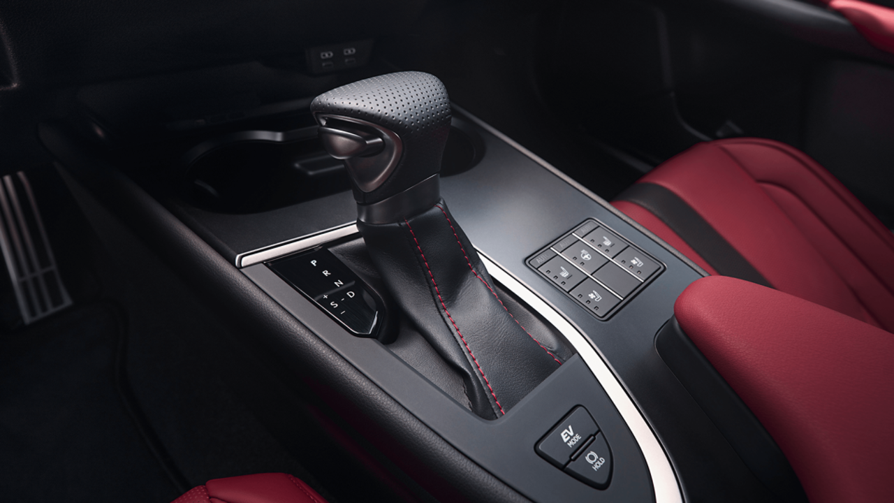  a Lexus UX
