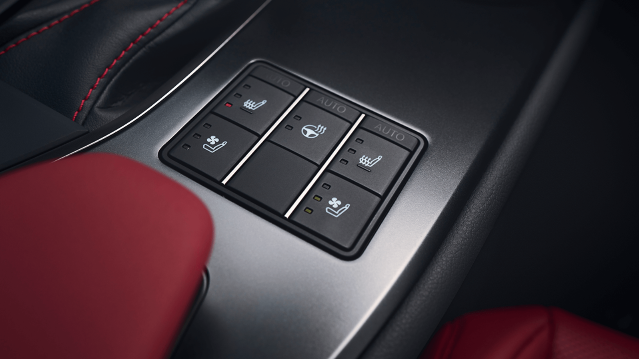  a Lexus UX