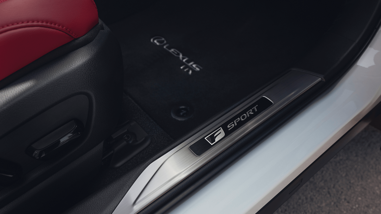  a Lexus UX