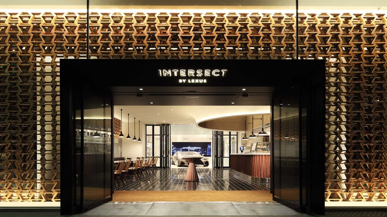 INTERSECTION PAR LEXUS